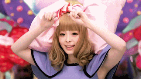 NiziU“まつげダンス”60秒版CM一夜限定公開「マネしてみてください!」 
