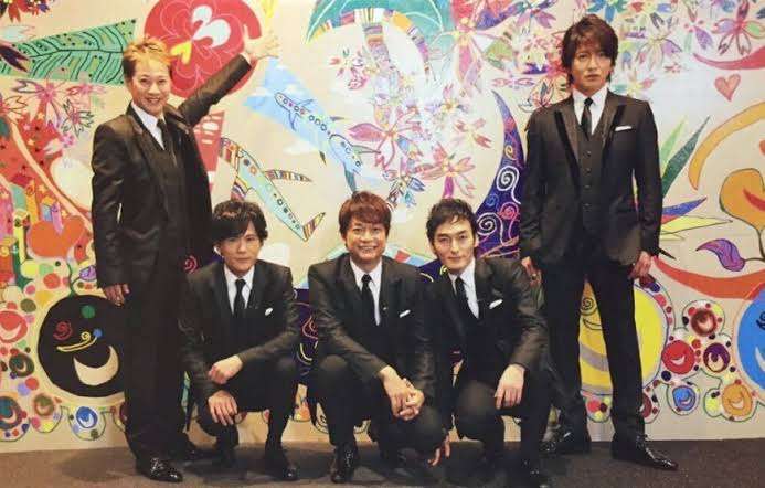 木村拓哉、スタイリッシュな髪色&貫禄のタキシード姿で「anan」表紙