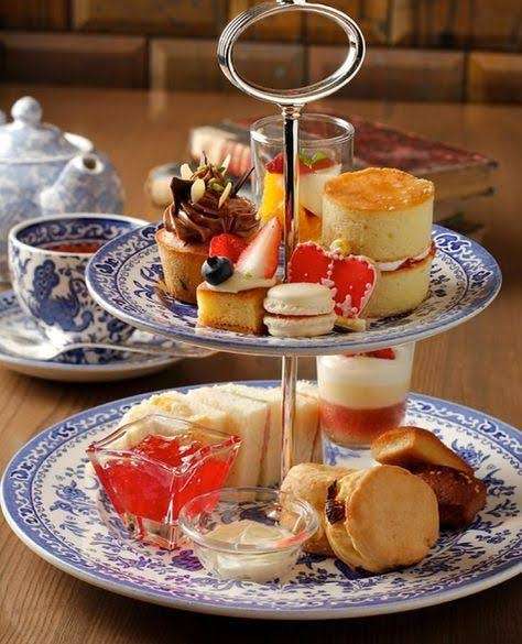 お金持ちの友達の家で出て来そうなお菓子の写真を貼ろう！