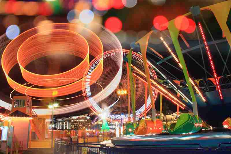 夜景の画像を観ながら夜を過ごすトピ