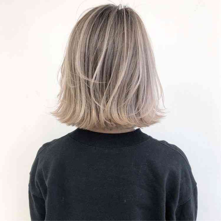 佐藤仁美、ド派手なイエローヘアにイメチェン「素敵です」「外国人だっ！」