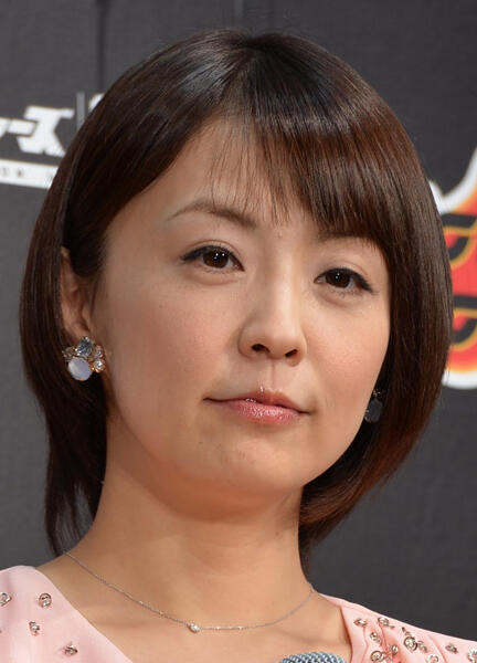 小林麻耶、YouTubeの平日毎日生配信を終了「今日が最後でした～！」