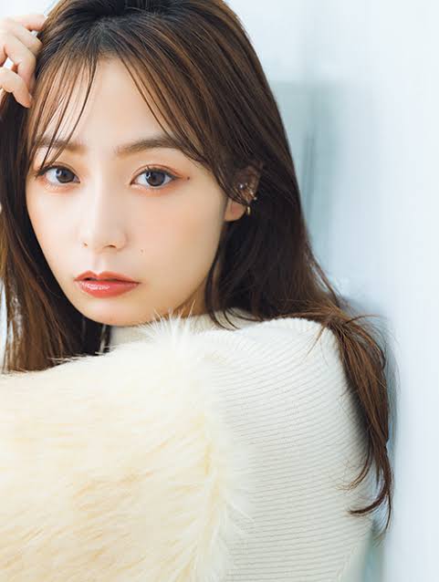 鷲見玲奈アナ、ひどい肌荒れに死よぎった…克服し美しい肩を見せ「綺麗すぎる」の声