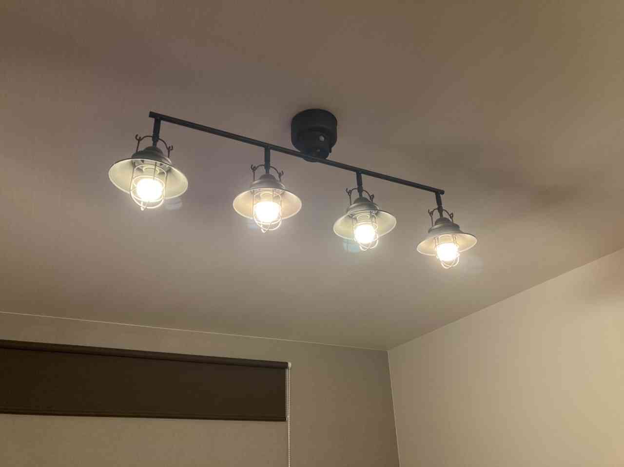 お部屋の天井を見せてください