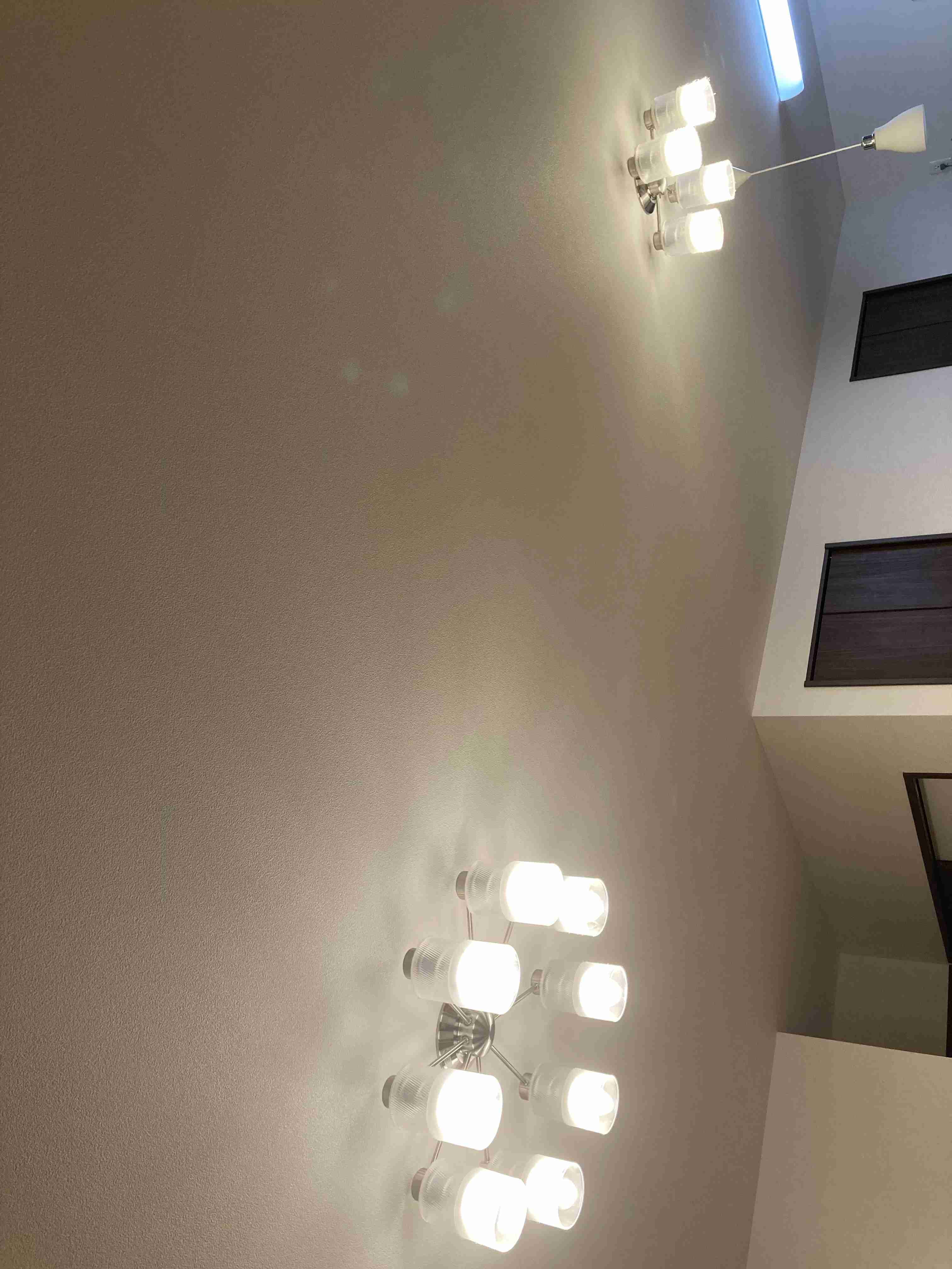 お部屋の天井を見せてください