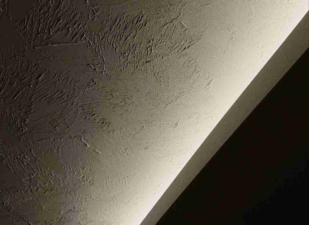 お部屋の天井を見せてください