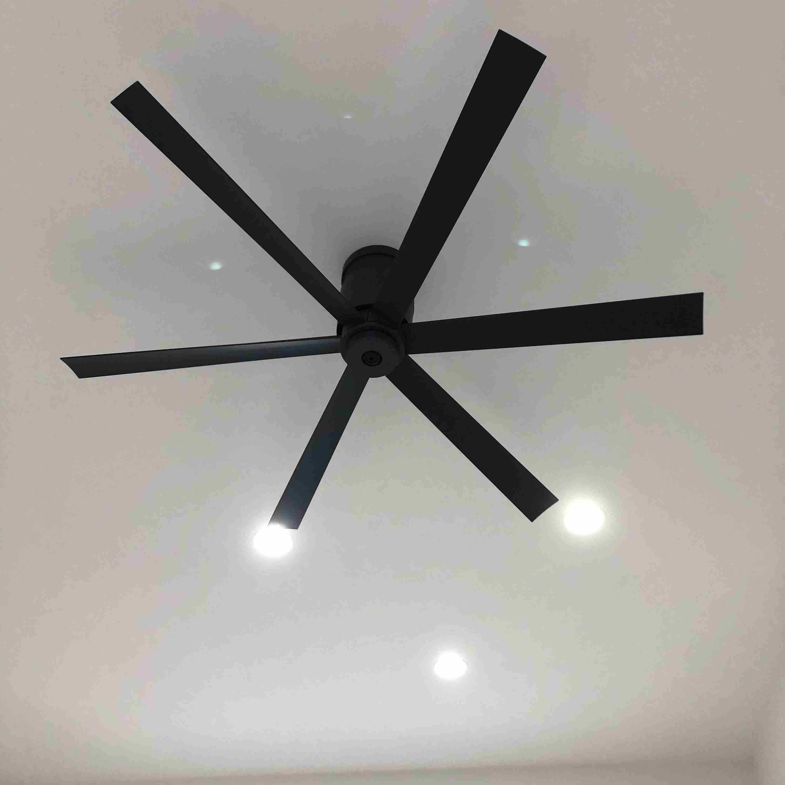 お部屋の天井を見せてください