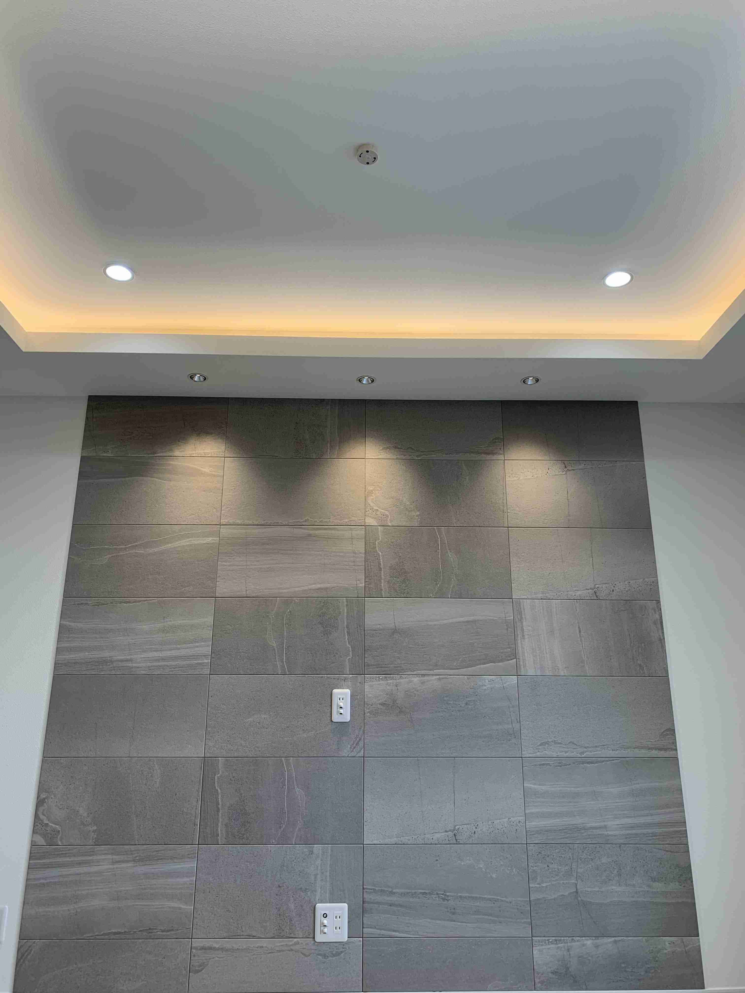 お部屋の天井を見せてください