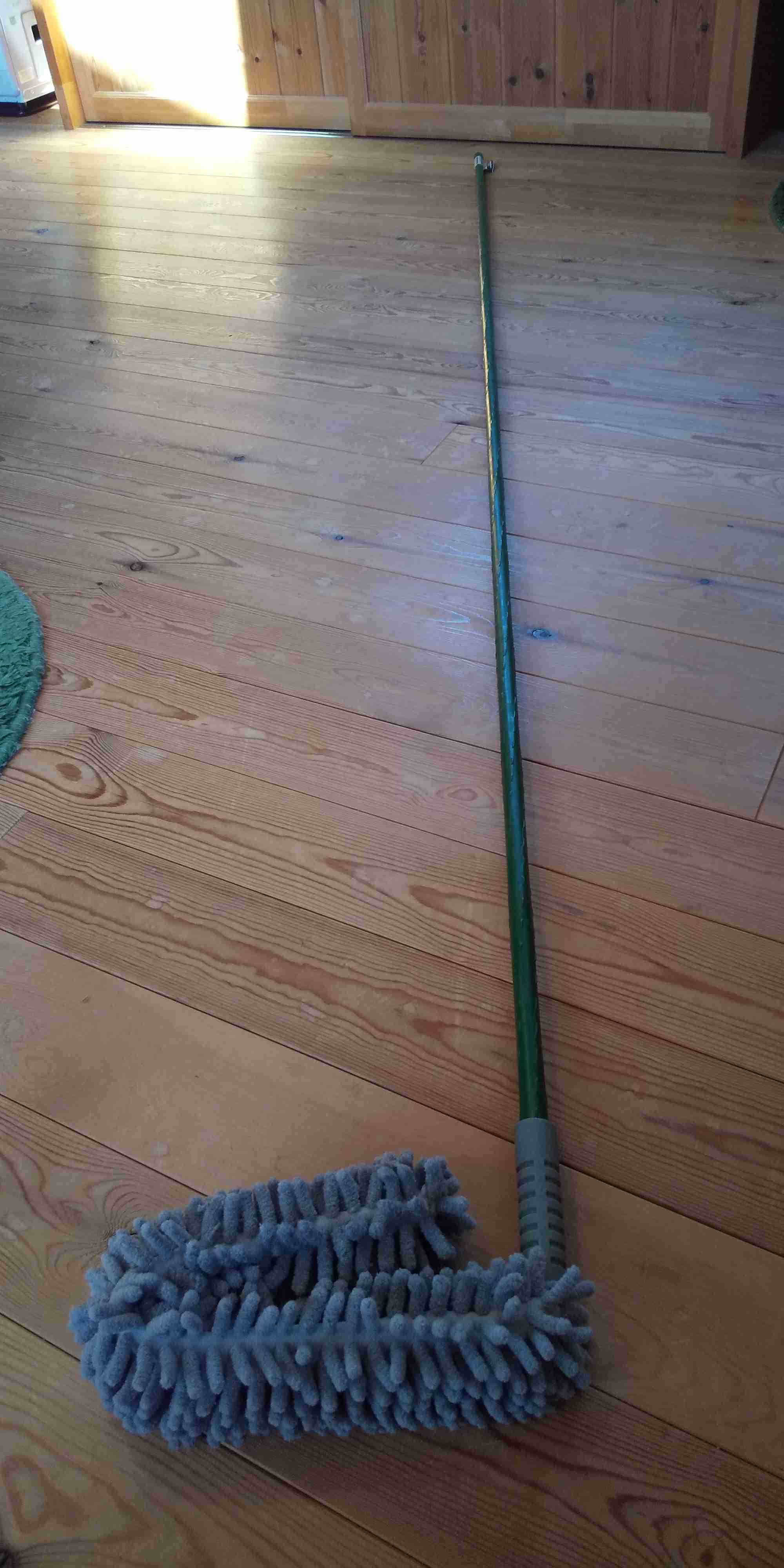 お部屋の天井を見せてください