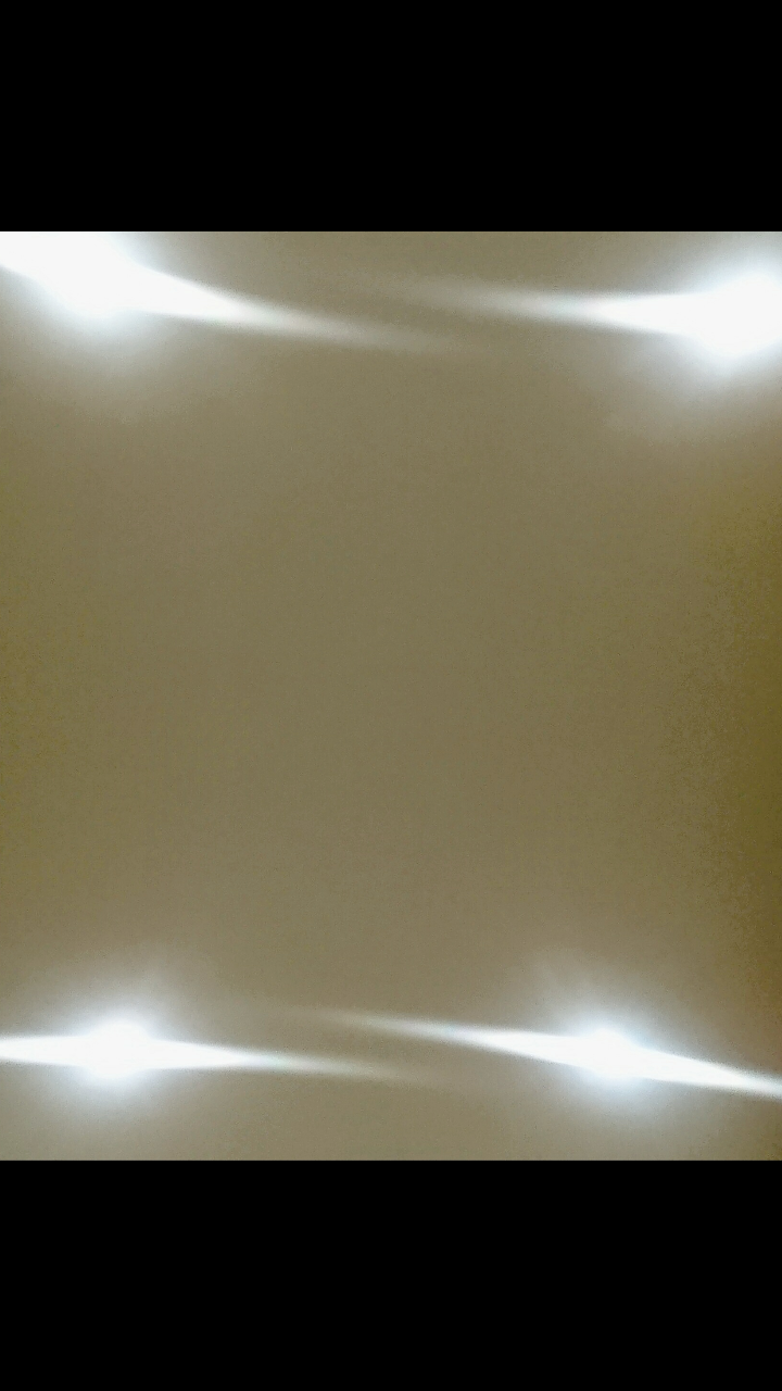 お部屋の天井を見せてください