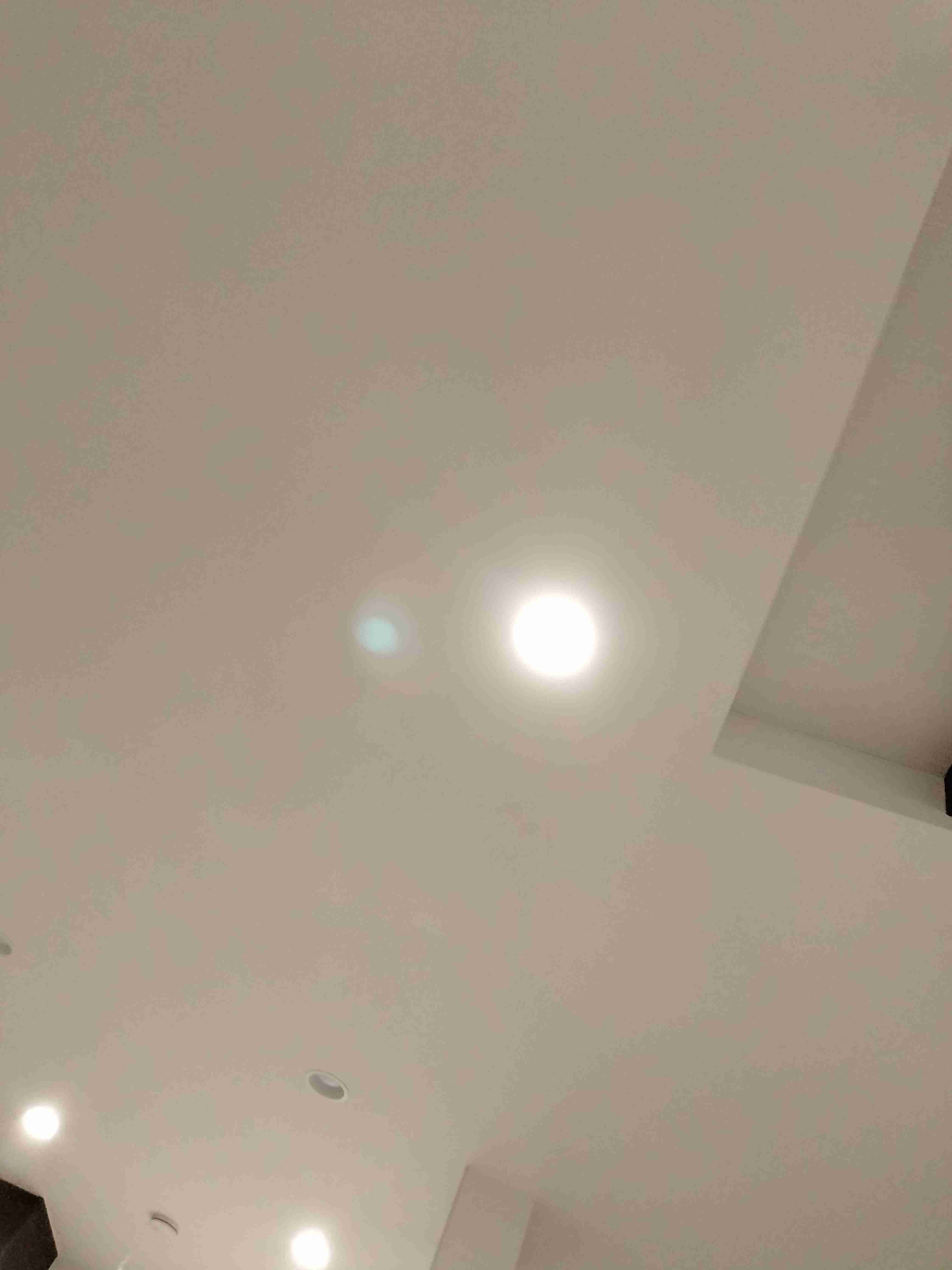 お部屋の天井を見せてください