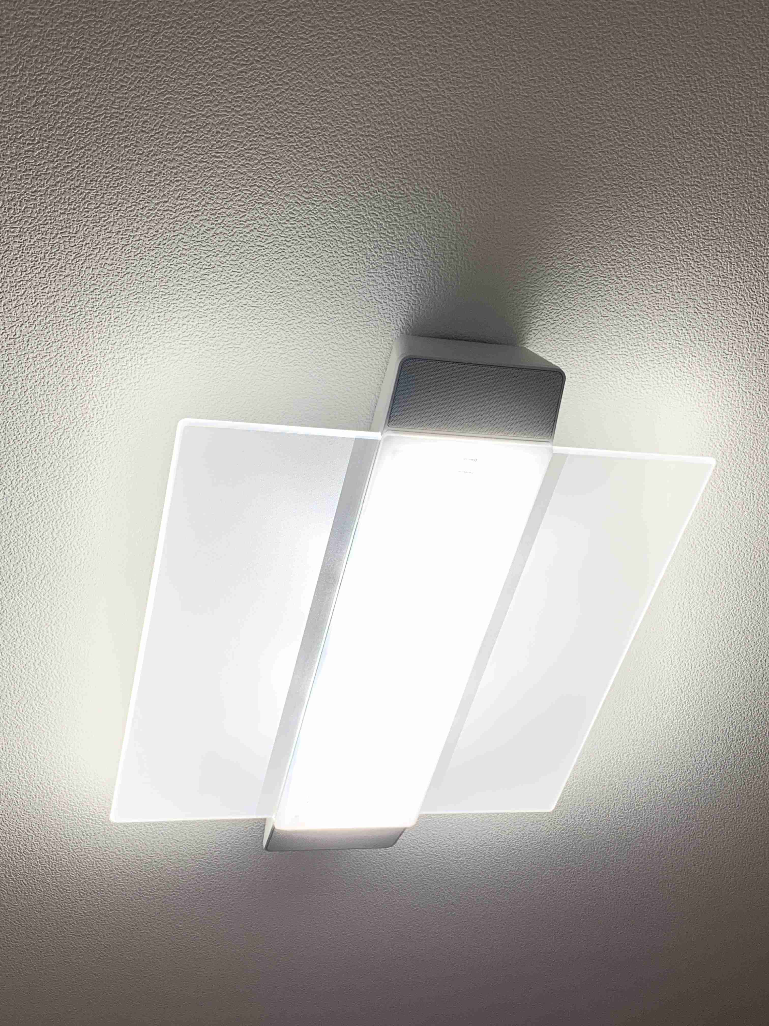 お部屋の天井を見せてください