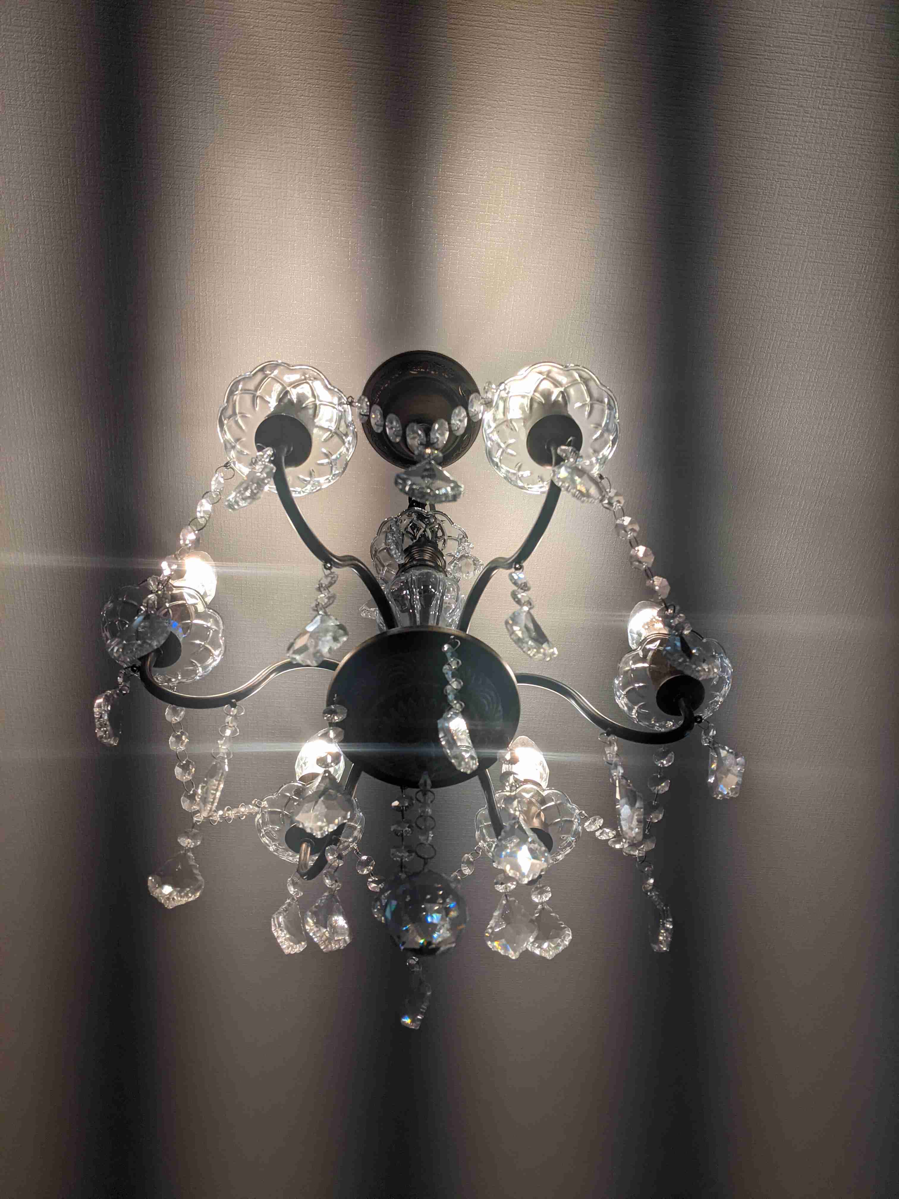 お部屋の天井を見せてください