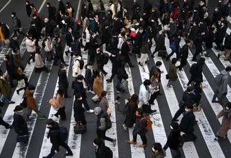 「緊急事態」も朝の風景変わらず　主要駅の通勤・通学客　近畿3府県