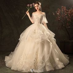 色んなウェディングドレスが見たい！