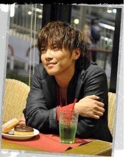 元・成宮寛貴氏、日本に帰国していた「ただいま東京」ファン歓喜「もうどこに行かないで」「相変わらずかっこいい」