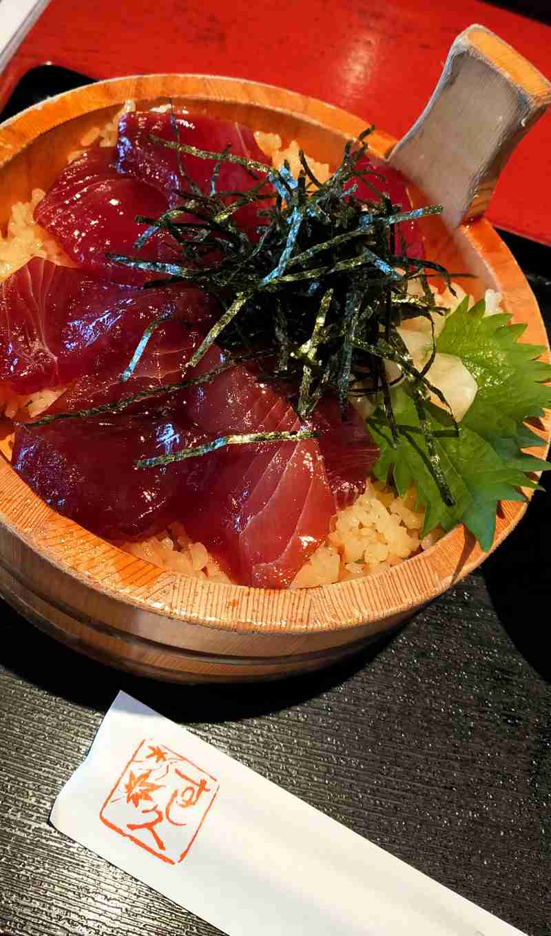 携帯やパソコンにあるご当地グルメの写真が見たい！