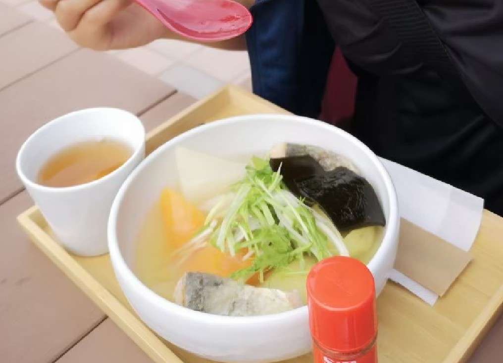 携帯やパソコンにあるご当地グルメの写真が見たい！
