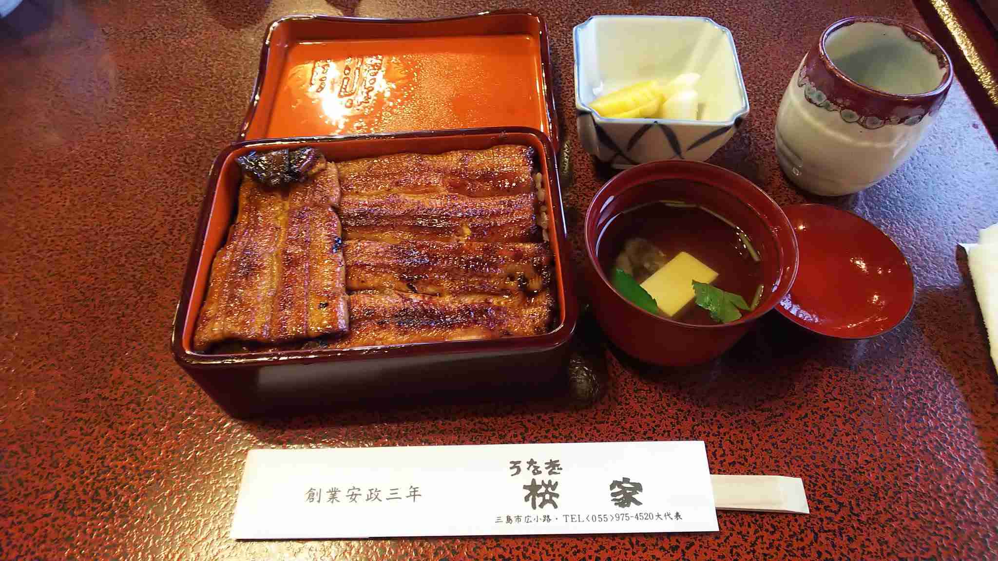 携帯やパソコンにあるご当地グルメの写真が見たい！