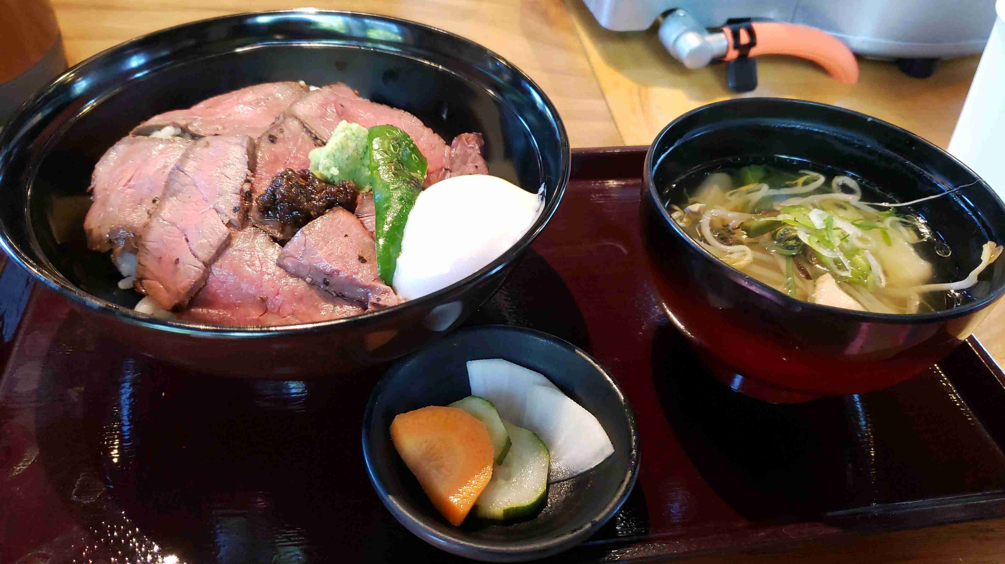 携帯やパソコンにあるご当地グルメの写真が見たい！