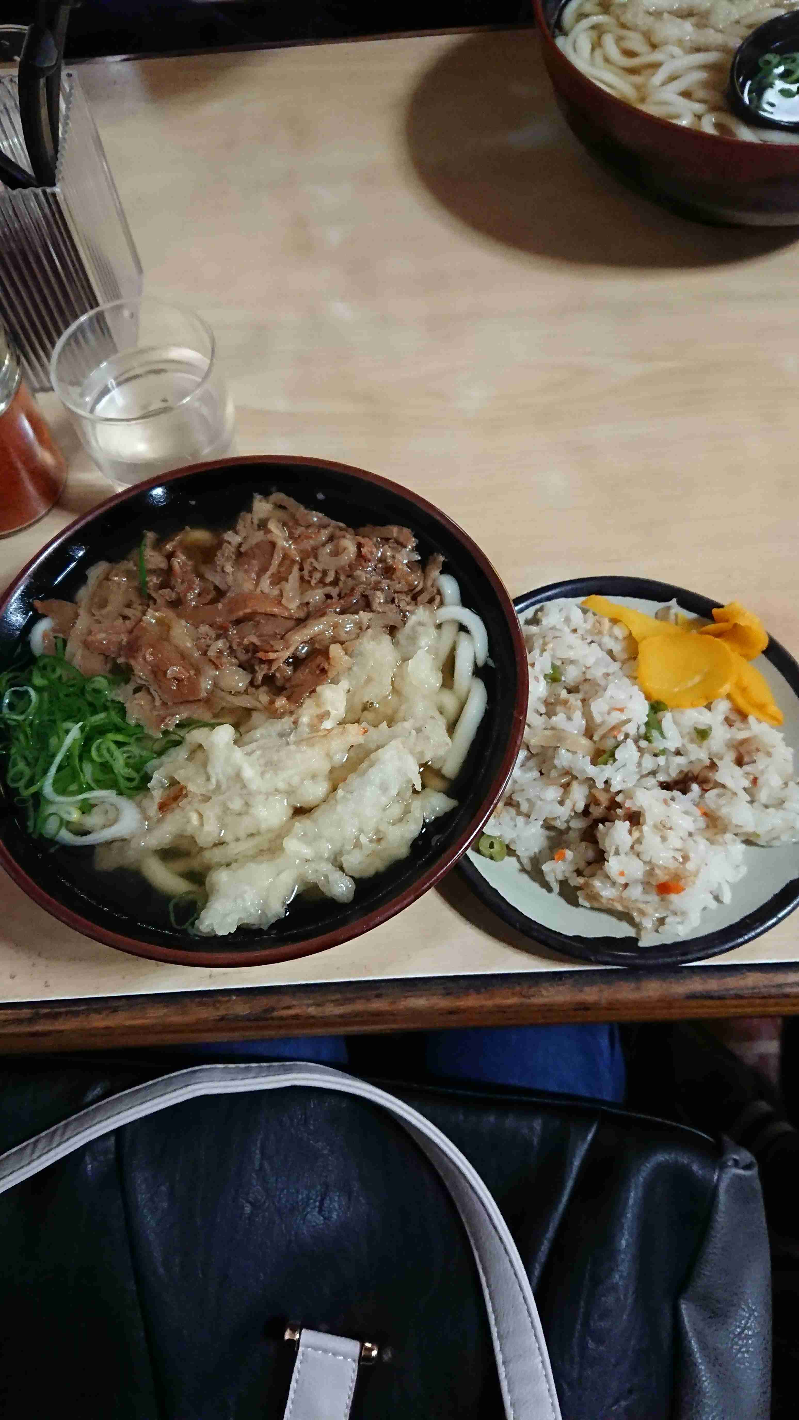 携帯やパソコンにあるご当地グルメの写真が見たい！