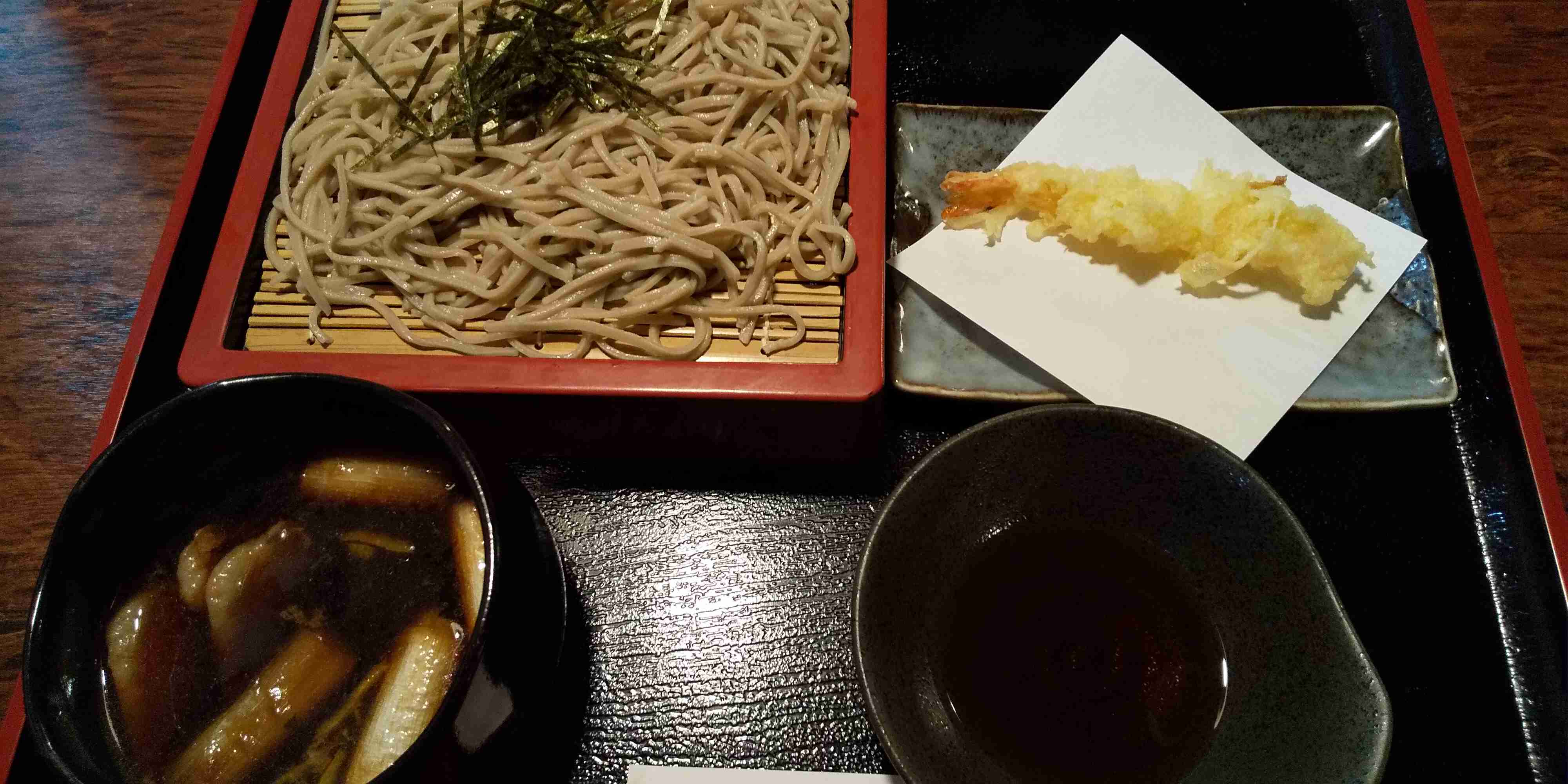 携帯やパソコンにあるご当地グルメの写真が見たい！