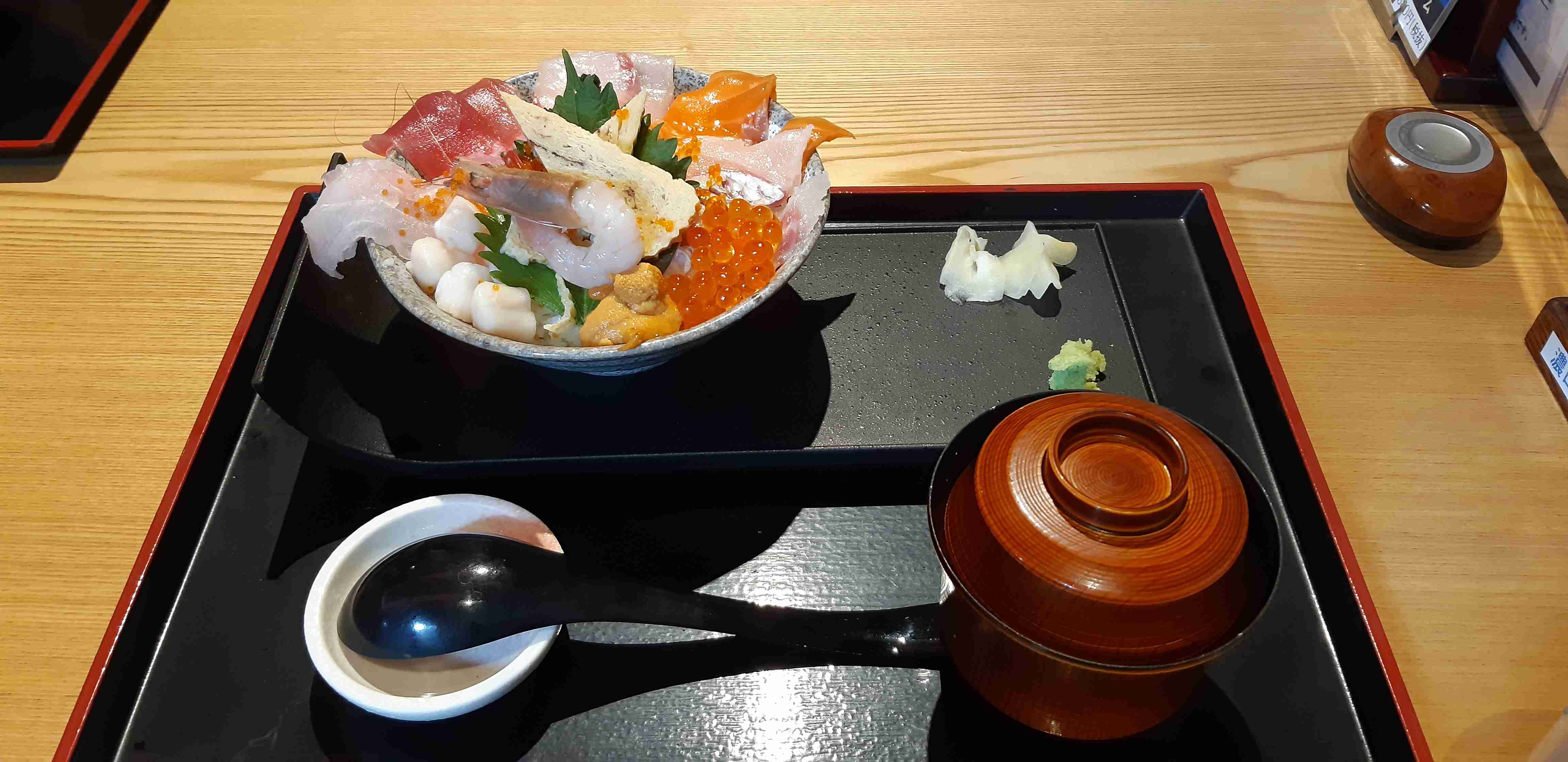 携帯やパソコンにあるご当地グルメの写真が見たい！