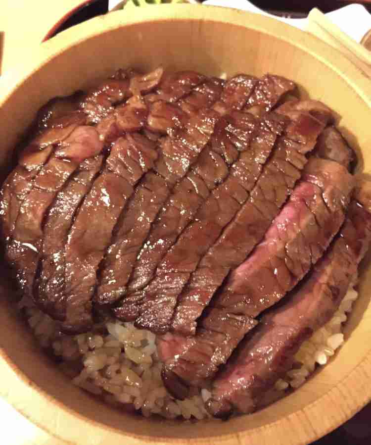 携帯やパソコンにあるご当地グルメの写真が見たい！