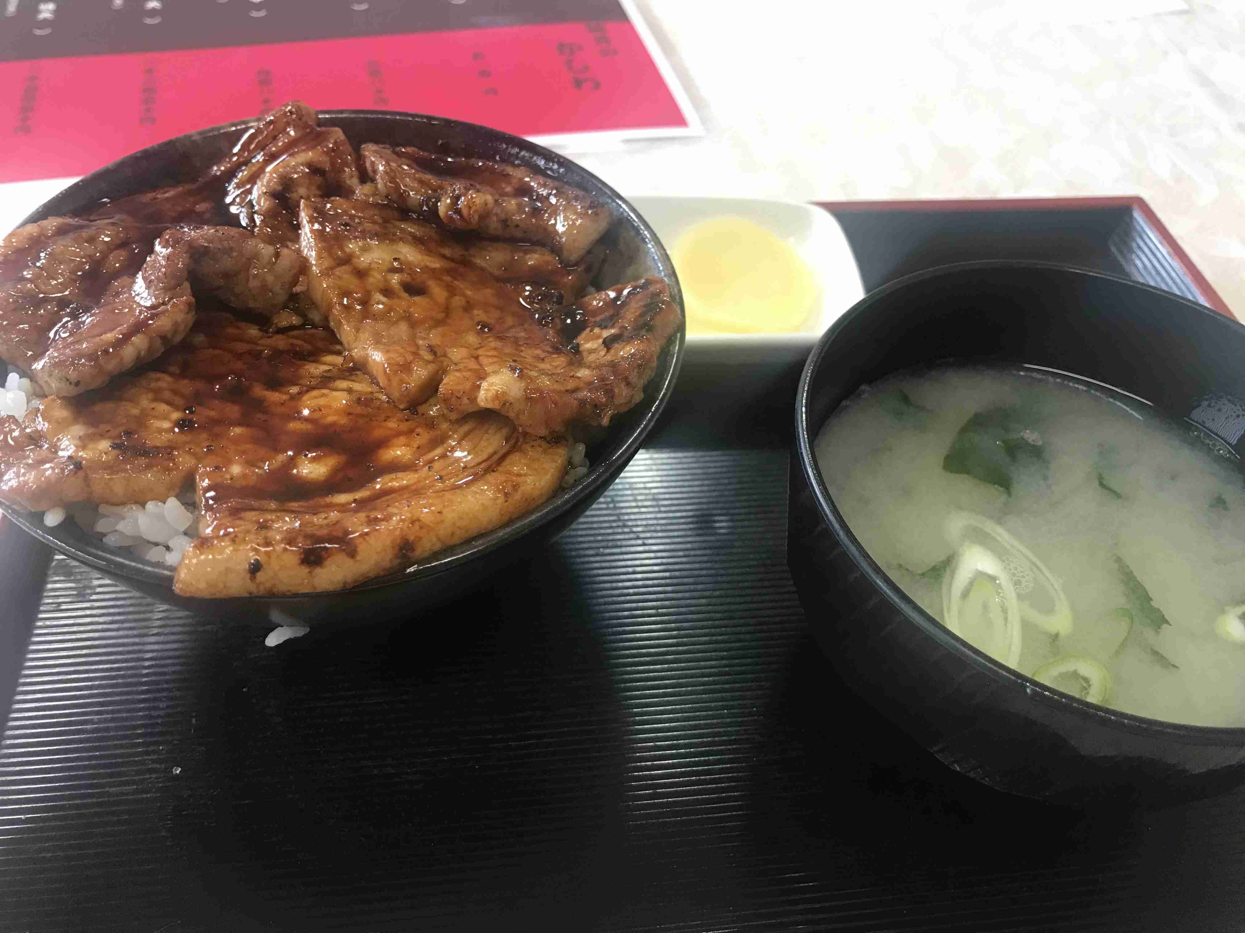 携帯やパソコンにあるご当地グルメの写真が見たい！