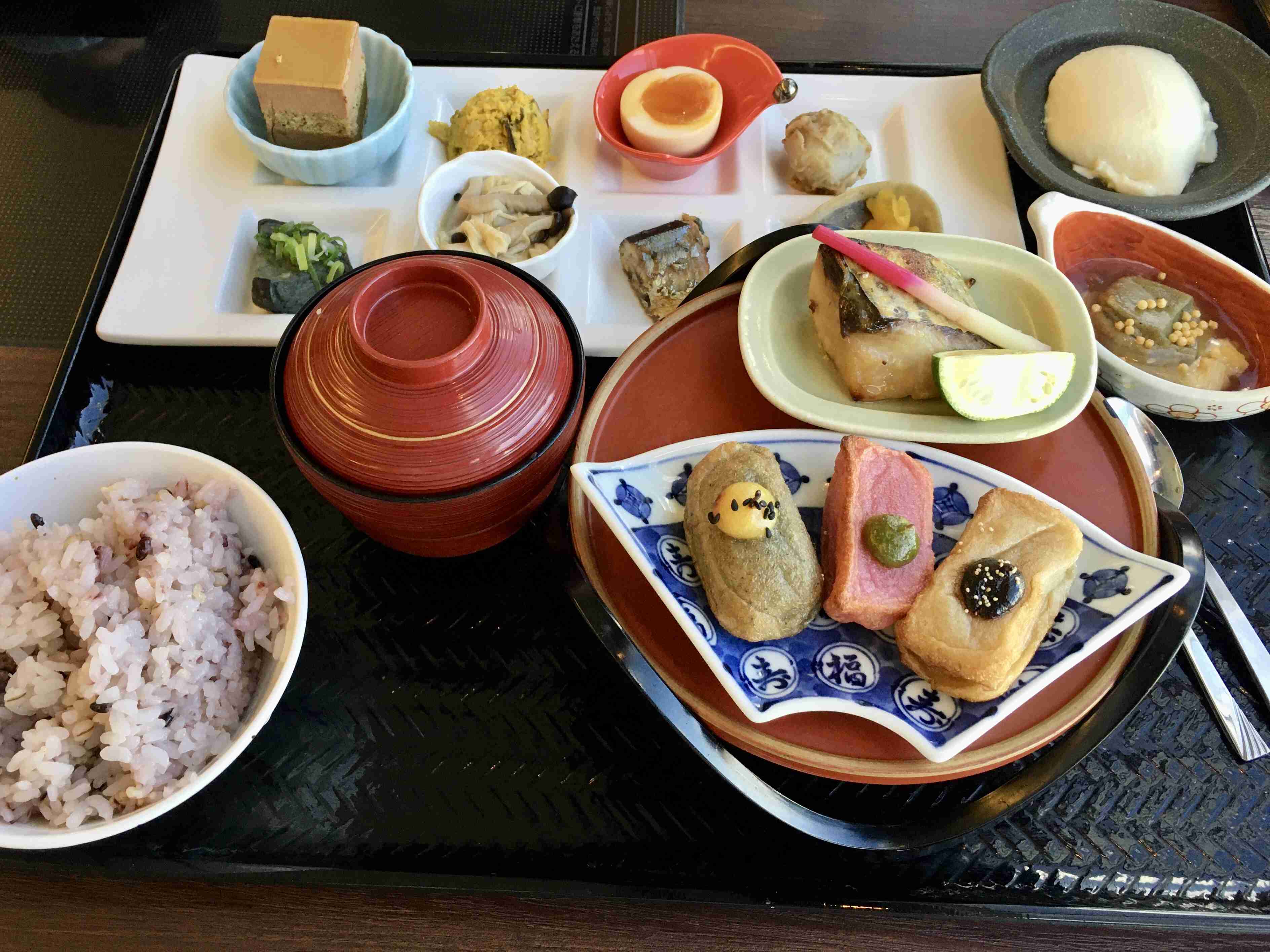 携帯やパソコンにあるご当地グルメの写真が見たい！