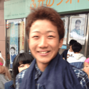 瑛人 「香水」ヒットでドルガバから贈り物 元カノはすでに結婚