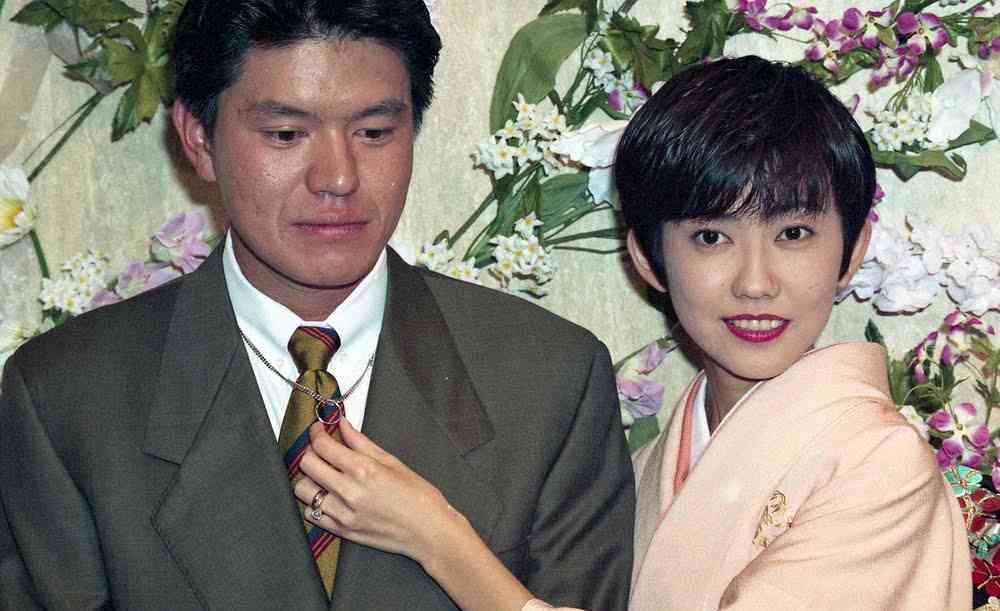 芸能人の結婚会見が見たい!