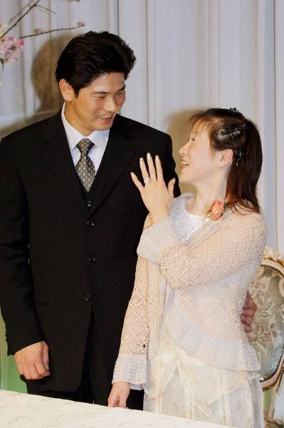 芸能人の結婚会見が見たい!