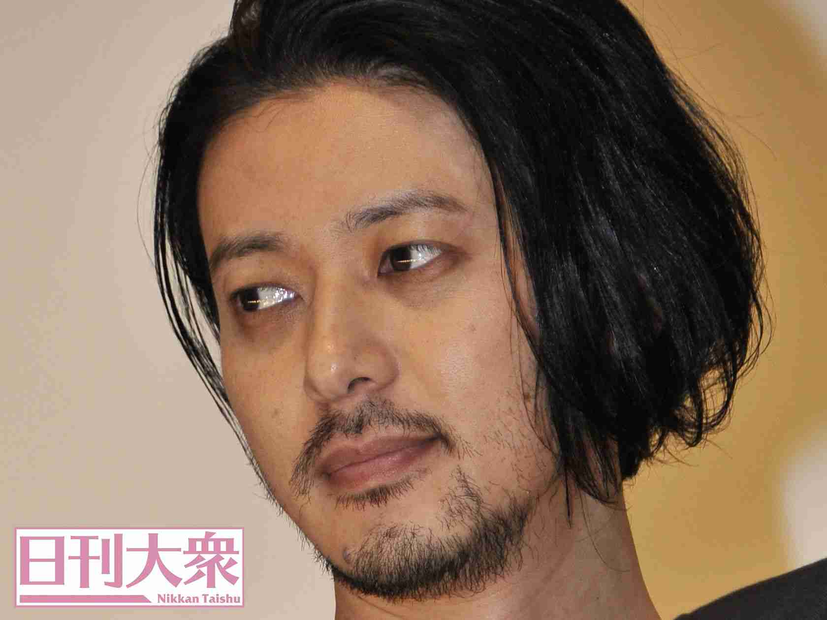 男性芸能人の髭、似合ってたら+ボタンを押すトピPart4