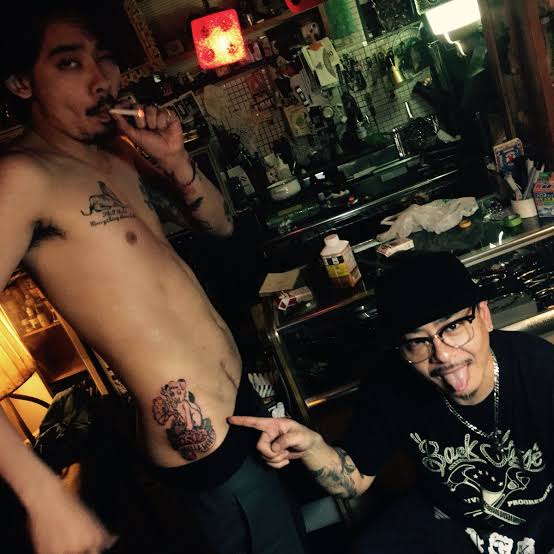 過去に不倫報道の今村怜央、妻・藤井萩花さんの顔のタトゥーを公開…１９年に入れたもの