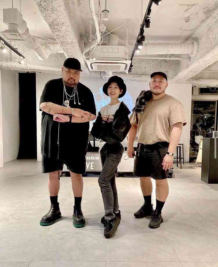 前田敦子「永遠に大好きな方」をしのび、大島優子とのツーショット投稿