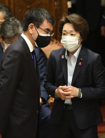 二重マスクと適切な着用、コロナ防止で効果　米CDCが実験