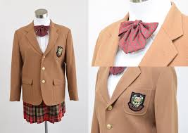 制服のスカートとズボン