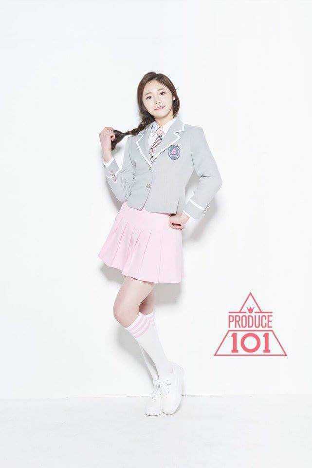 制服のスカートとズボン