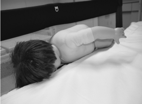 乳児死亡でメーカー提訴　ベッドガード「警告不十分」―東京地裁