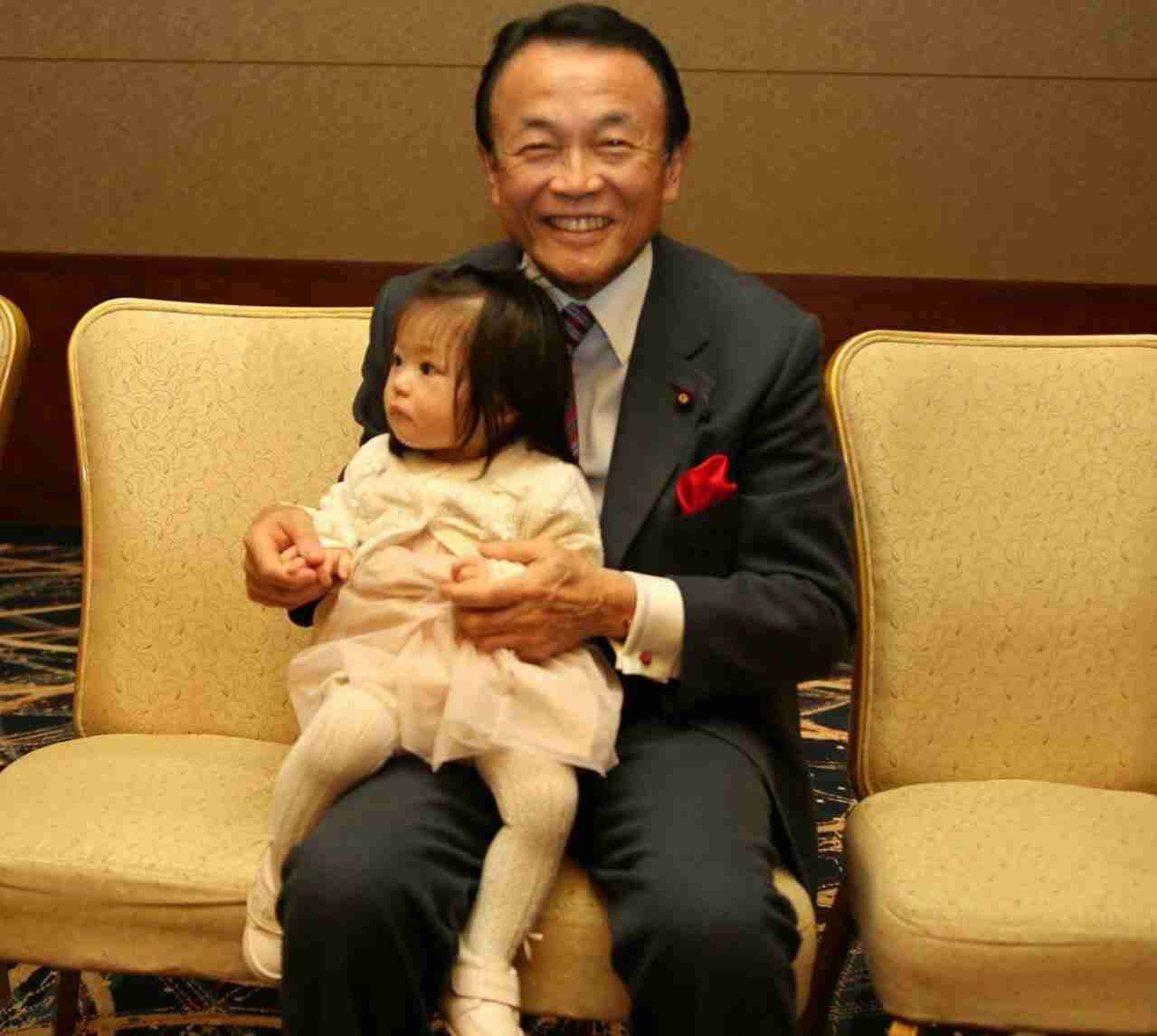 Facebook、音声チャット開発か　「クラブハウス」に類似―米紙報道