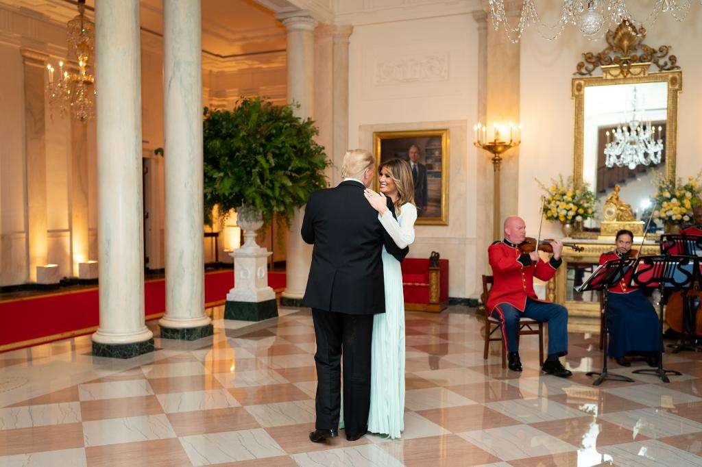 Facebook、音声チャット開発か　「クラブハウス」に類似―米紙報道