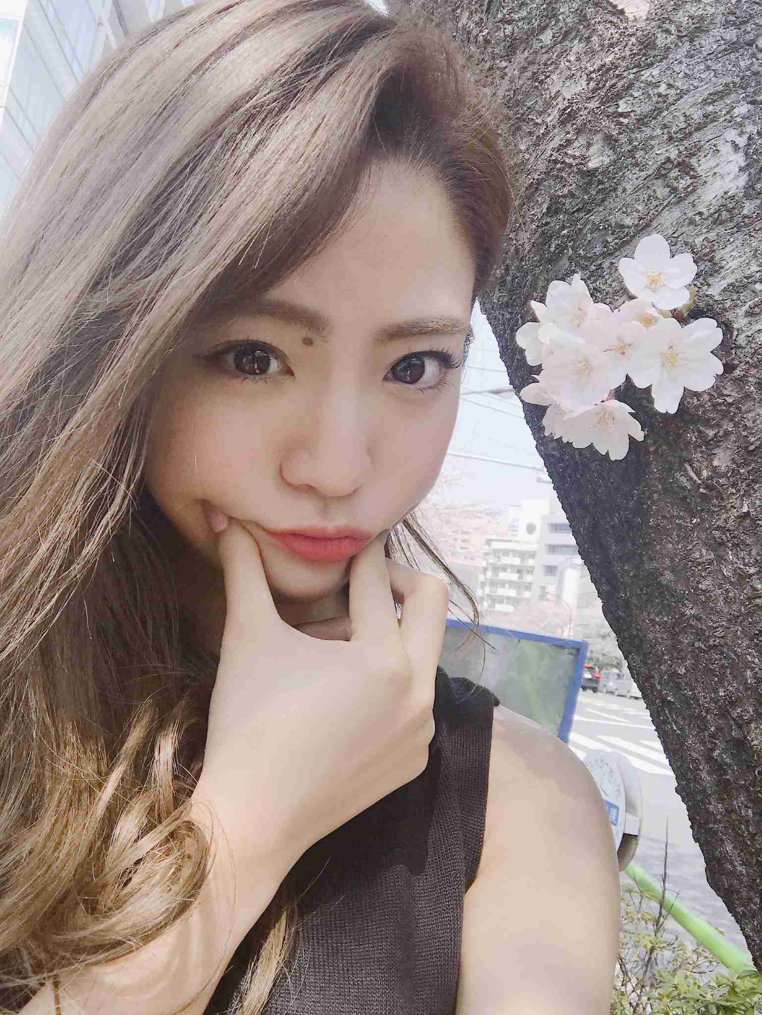大きなホクロがある人