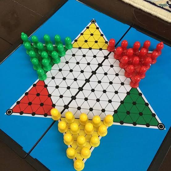 アナログゲームの人気が再燃 デジタル世代には「斬新」