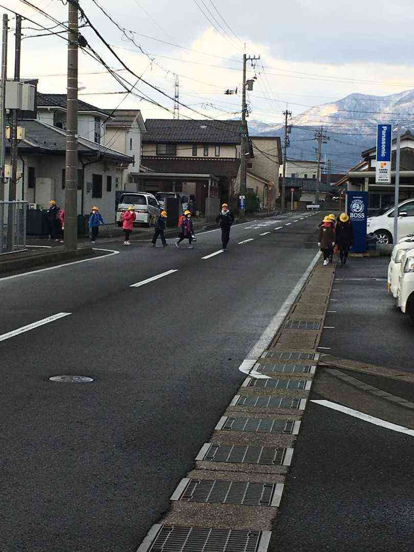 ベビーカー押して電車から降りないで！「車掌目線」で注意呼びかけ…京王電鉄ポスターに反響