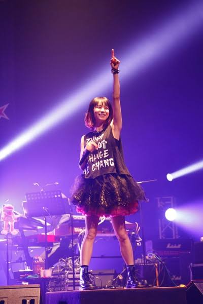 芸能人のライブの衣装画像を貼るトピ