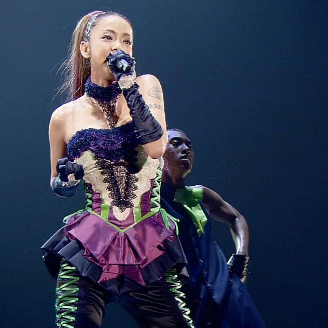 芸能人のライブの衣装画像を貼るトピ
