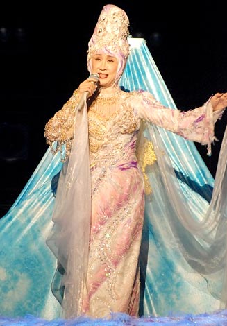 芸能人のライブの衣装画像を貼るトピ