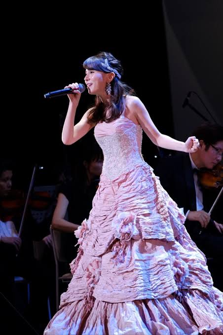 芸能人のライブの衣装画像を貼るトピ