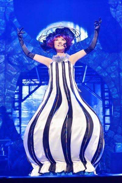芸能人のライブの衣装画像を貼るトピ